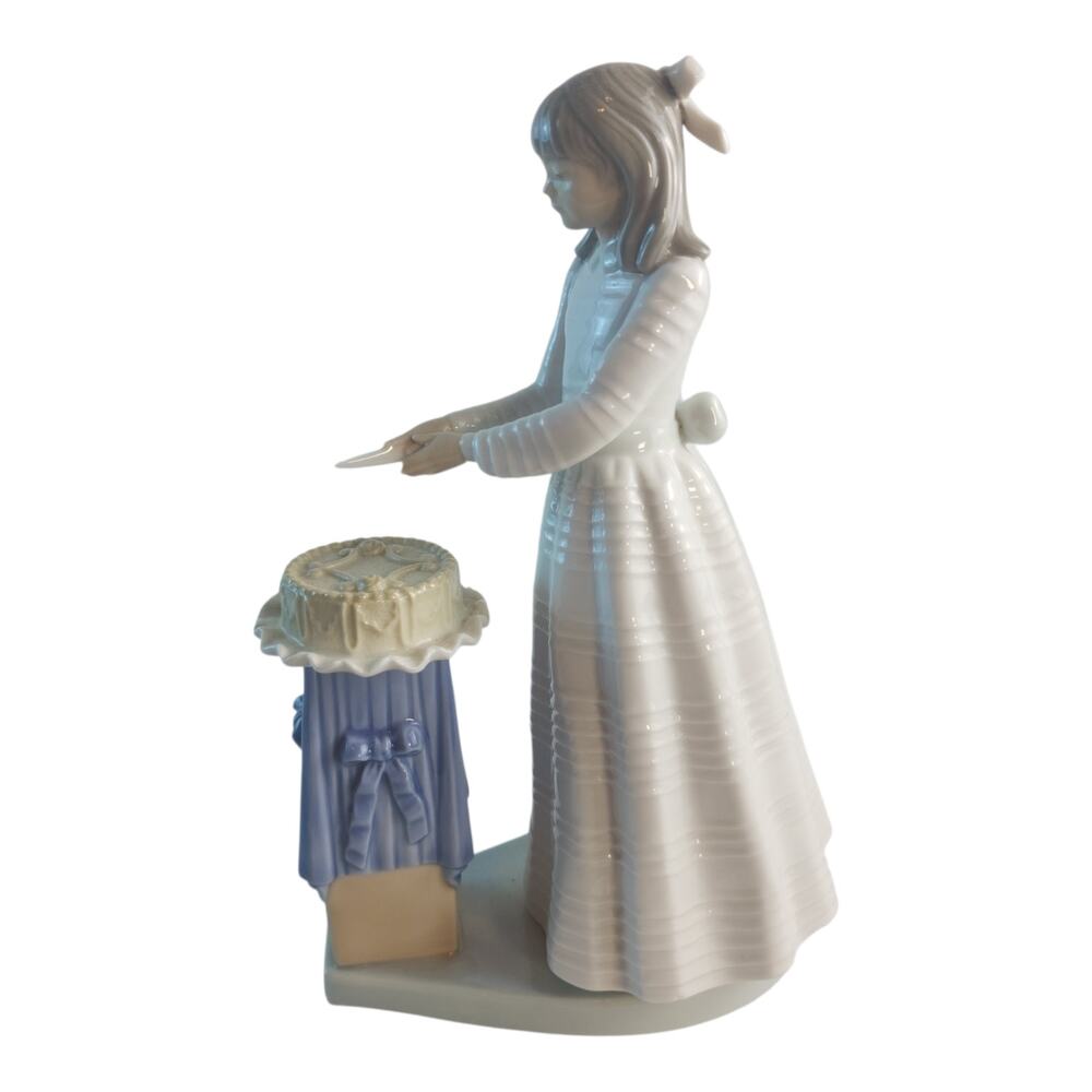 Lladro Nao 1988 "Girl Cutting Birthday Cake "Porcelain Figurine Retired